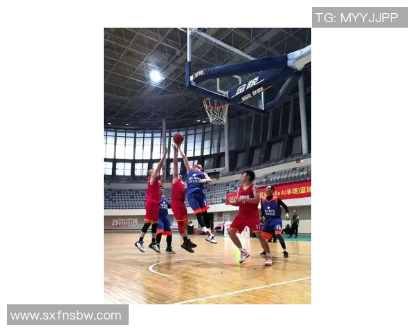 赛后分析:成都篮球队与北京篮球队的比赛节奏与战术对比探讨 赛后分析:成都篮球队与北京篮球队的比赛节奏与战术对比探讨