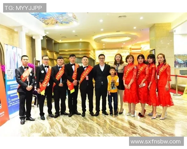 足球明星们齐聚一堂送祝福微信图片传递新春喜悦与团圆温情 足球明星们齐聚一堂送祝福微信图片传递新春喜悦与团圆温情